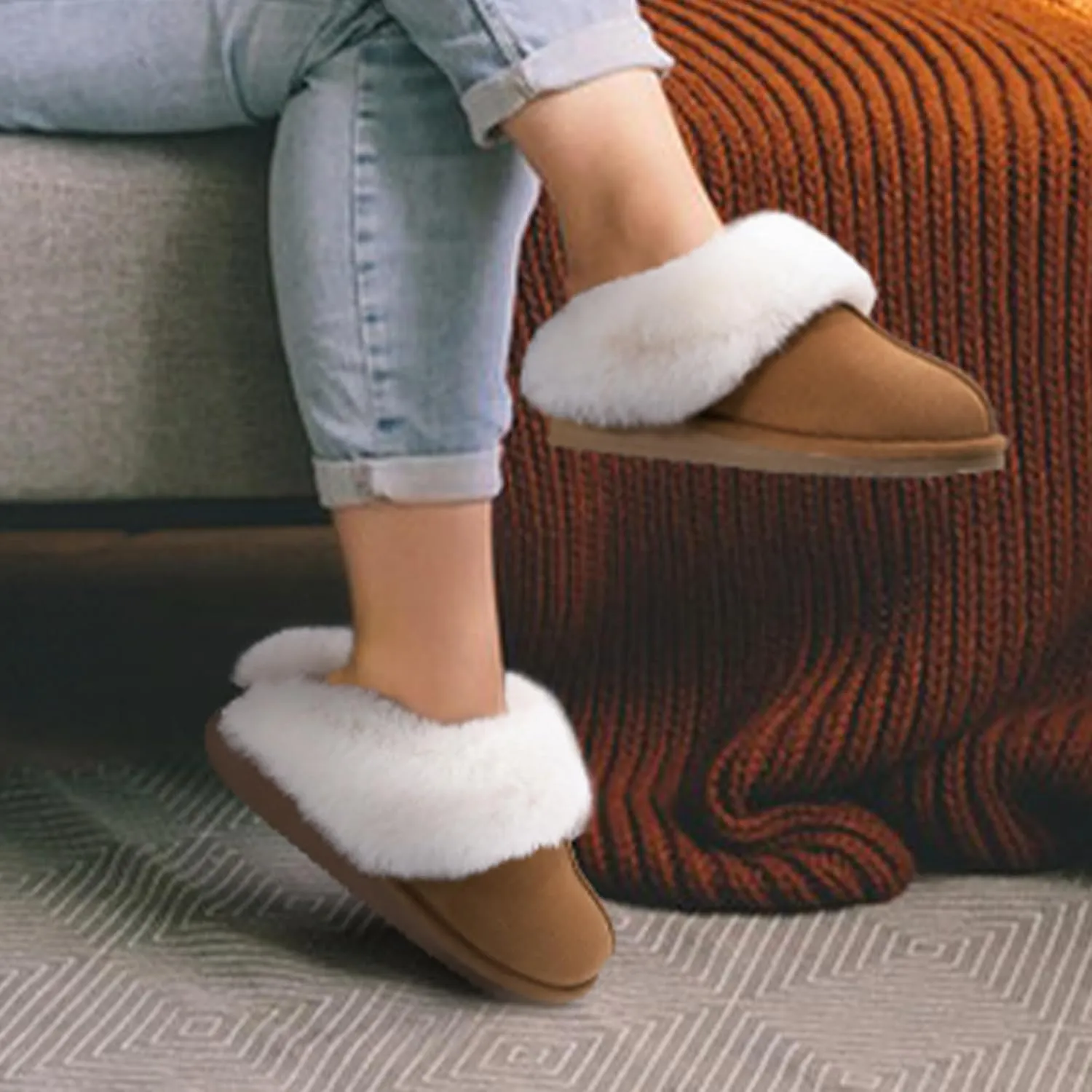 Litfun Fuzzy House Slippers for Women Fluffy Memory Foam Suede Slippers with Faux Fur Collar Indoor Outdoor