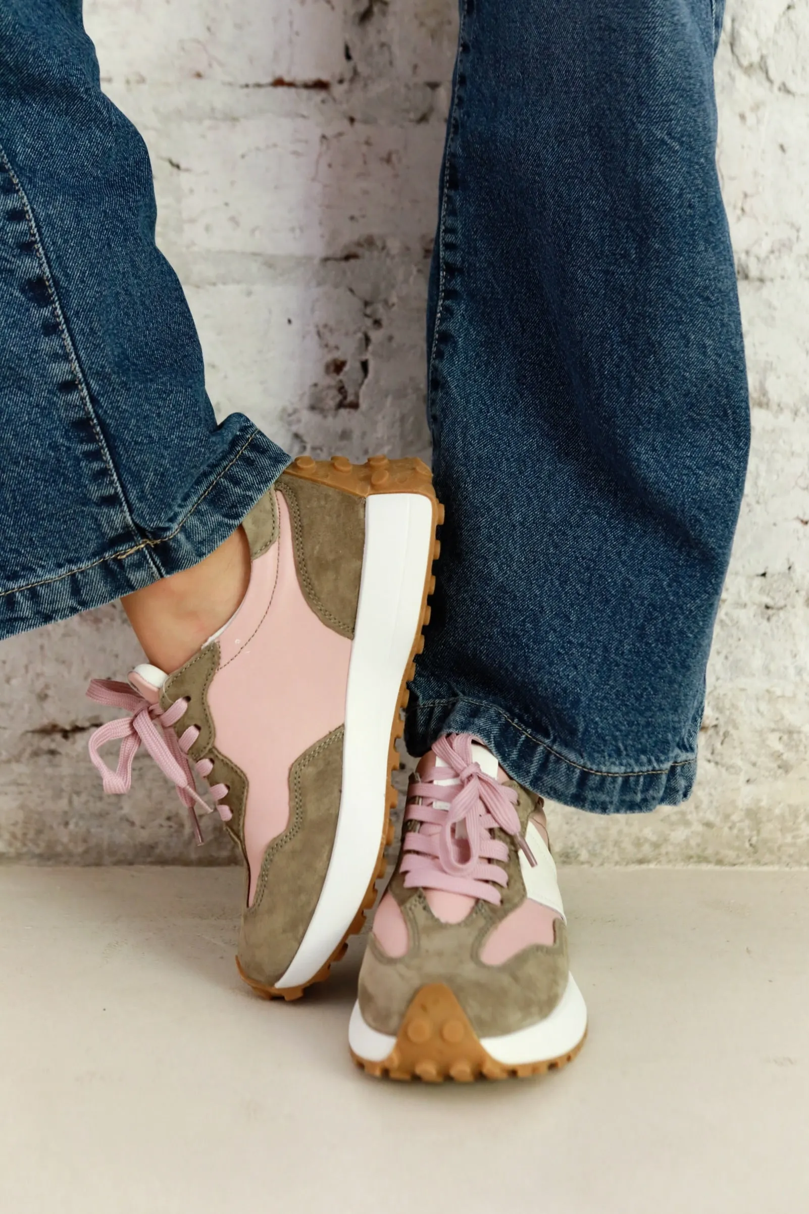 Tate Sneaker Brown & Pink